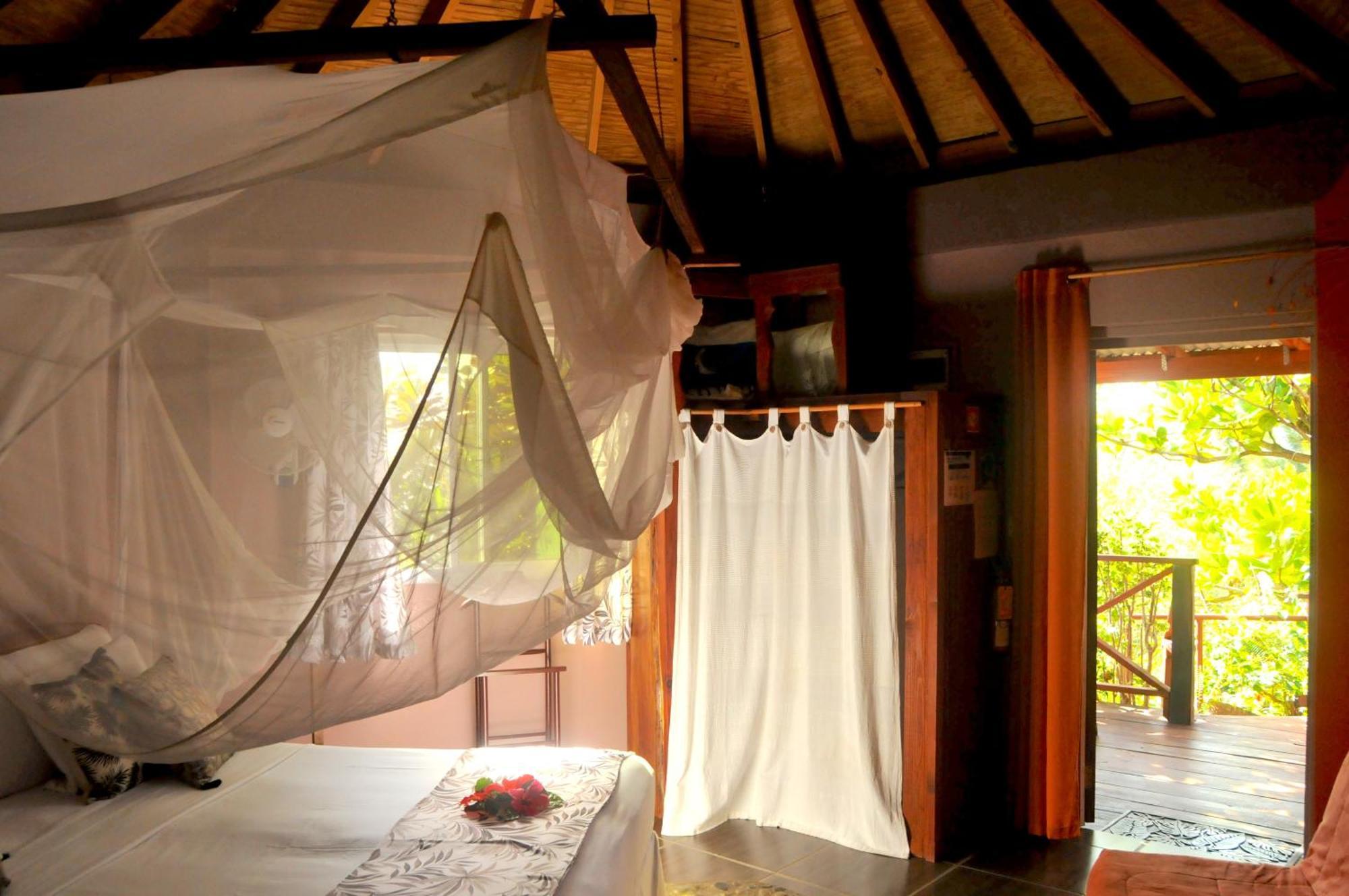 Mango Island Lodges Saint Joseph Bagian luar foto