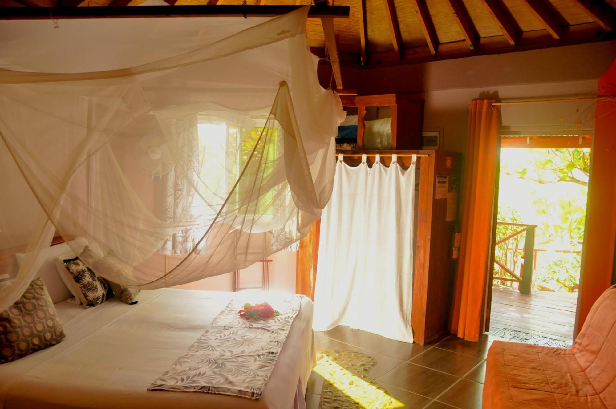 Mango Island Lodges Saint Joseph Bagian luar foto